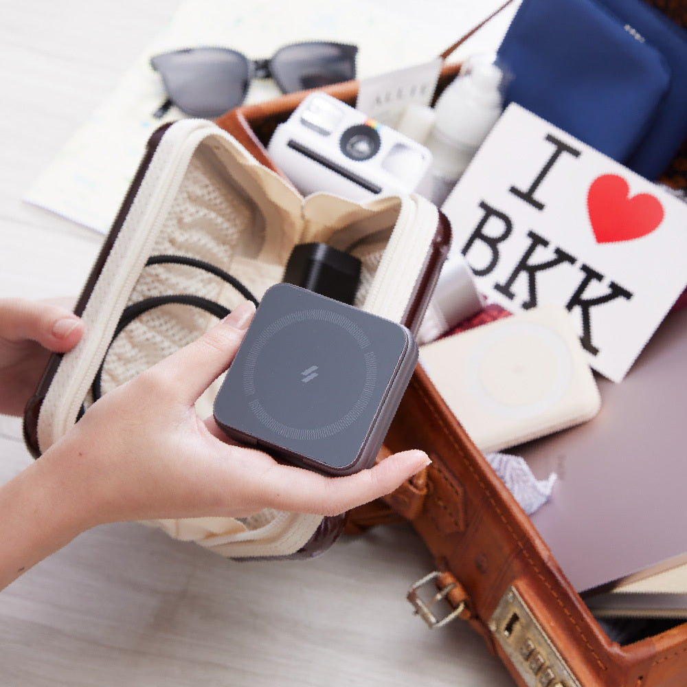 Mag 3 Magnetic 3-in-1 Foldable Travel Charging Station